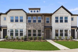 Building Photo - 1064 Old Rosebud Dr