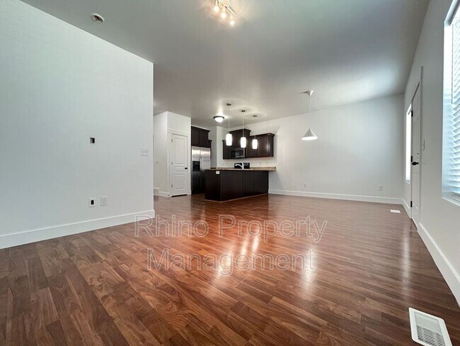 Building Photo - 1548 Venetian Way