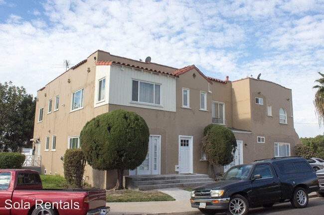 Building Photo - 2337 Vineyard Ave