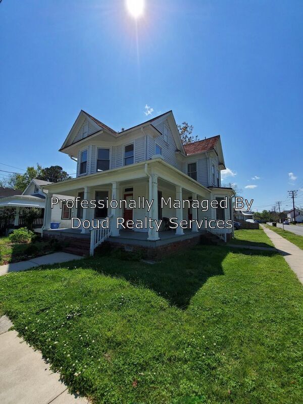 Building Photo - 1202 Stewart St