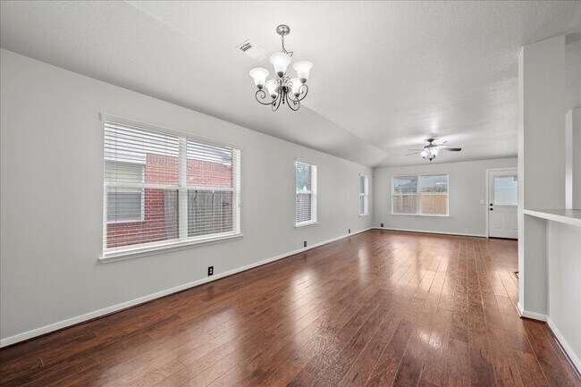 Foto del edificio - 17535 Prospect Meadows Dr