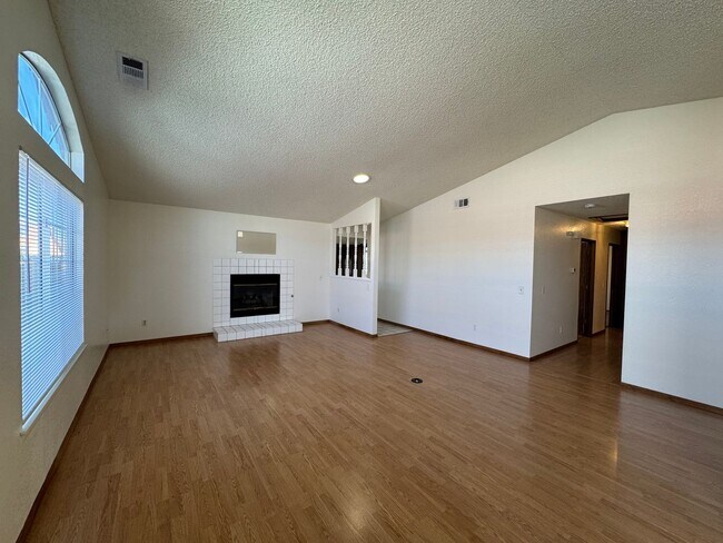 Foto del edificio - Spring Valley Lake Community Home