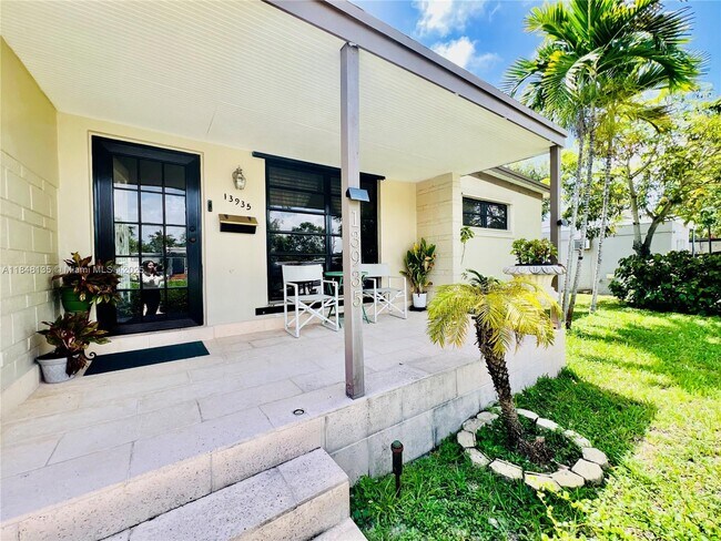 Foto del edificio - 13935 NE 16th Ct