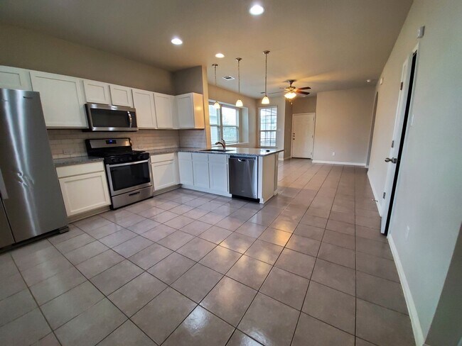 Building Photo - 508 Canadian Springs Dr
