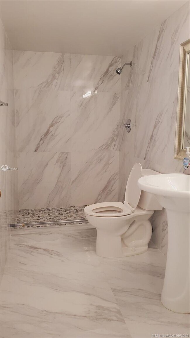 Foto del edificio - 3800 S Ocean Dr