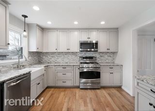 Building Photo - 1 br, 1.5 bath House - 35 Maple Ave