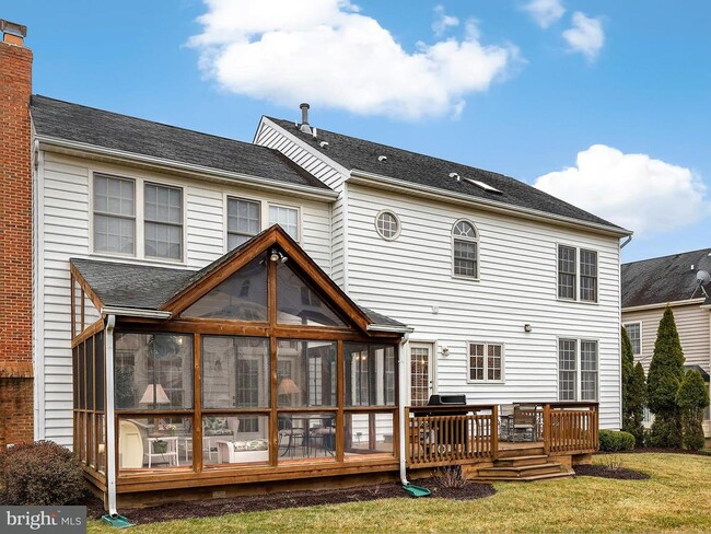 Building Photo - 10812 Maplecrest Ln
