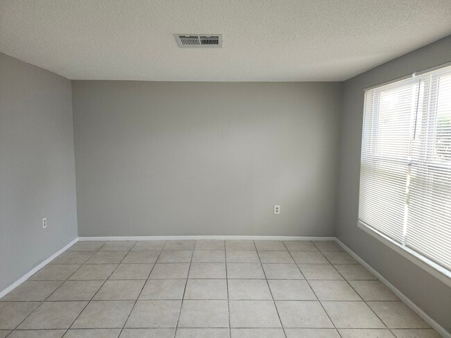 Building Photo - 5531 Mallow St