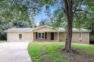 Building Photo - 1338 W Stoneybrook Dr
