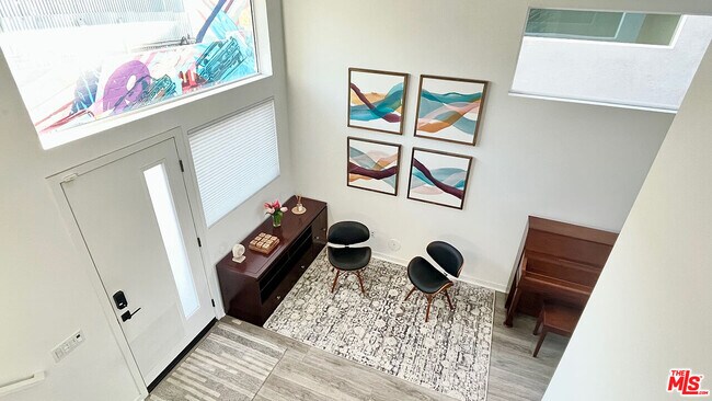 Foto del edificio - 2927 1/2 Denby Ave