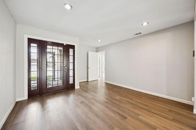 Foto del edificio - 2801 Clearbrook Dr