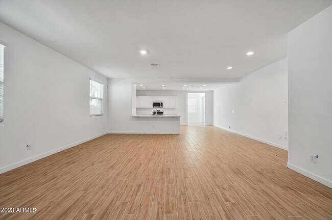 Building Photo - 12617 W Kaler Dr