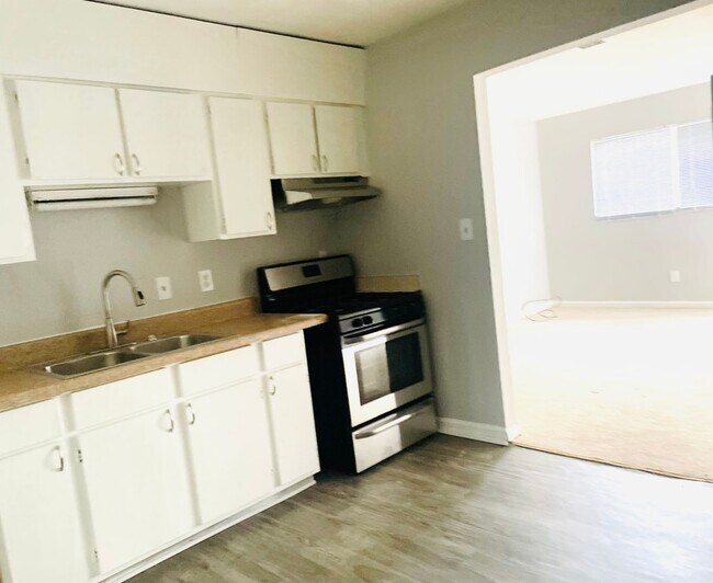 Foto del edificio - Cozy East Point 2 Bedroom Duplex