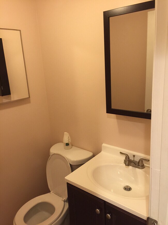 Building Photo - 6206 Hana Rd