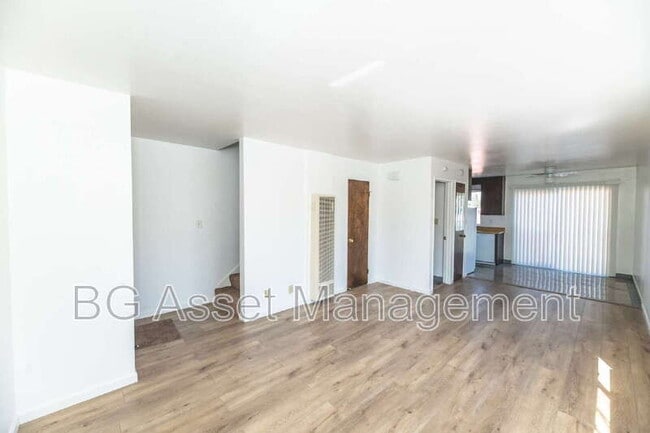 Photo - 547 Rodeo Ave Apartment