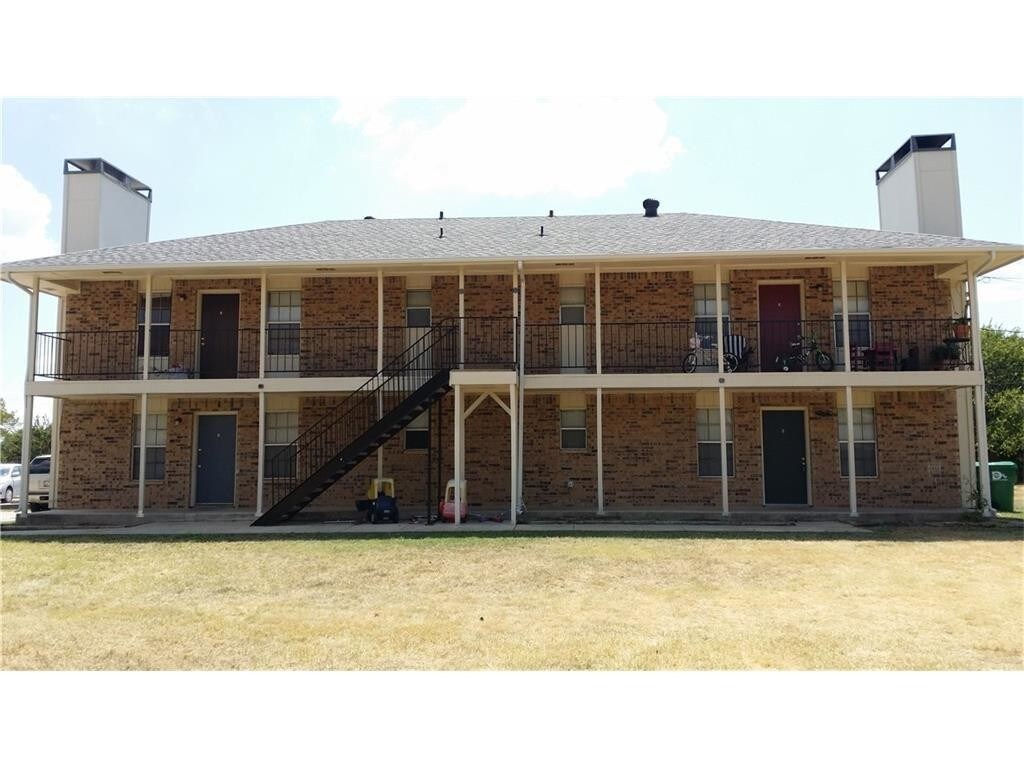 Primary Photo - 3825 Camelot St