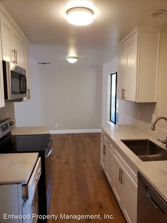 Building Photo - 2 br, 1 bath Room For Rent - 1395 Nord Avenue