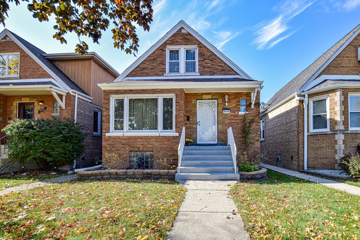 Foto principal - 5416 S New England Ave