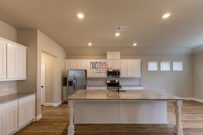 Foto del edificio - Well-Designed 3 Bed/2 Bath Home with Bonus Office