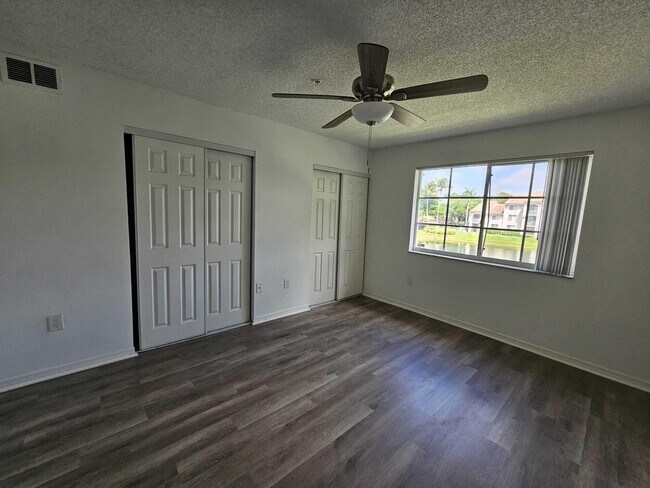 Foto del edificio - 12154 St.Andrews Pl
