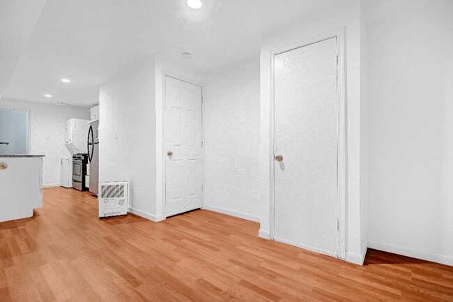 Foto del edificio - 3204 Porter St NW