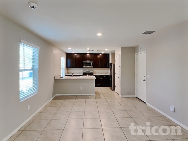 Building Photo - 8023 W Albeniz Pl