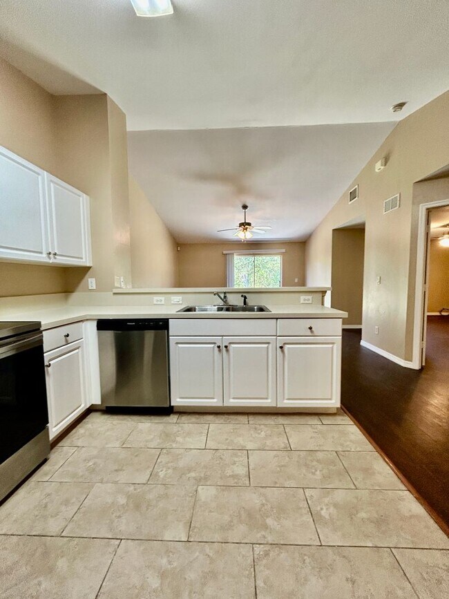 Foto del edificio - Charming 3BR/2BA Lehigh Acres Duplex with 1-Car Garage | Lawn Care & Salt Service Included