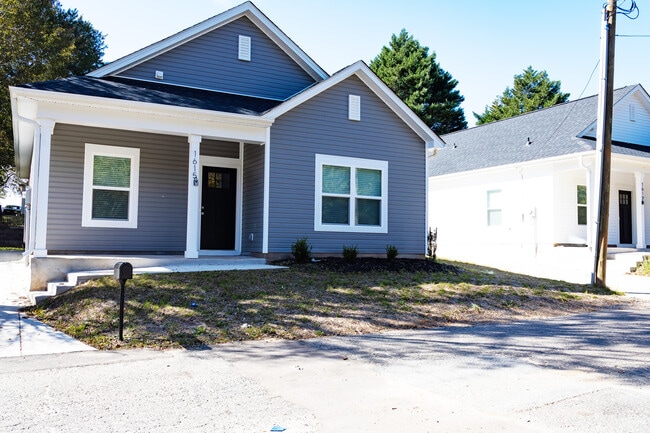 Foto del edificio - 1615 Martin Ave