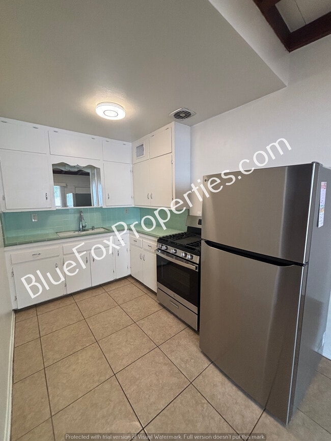 Foto del edificio - 2640 E 10th St