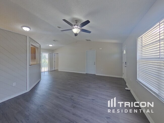 Building Photo - 907 Anderson Drive Deltona FL
