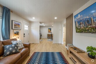 Building Photo - 840 W 400 N