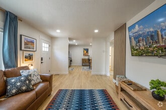 Building Photo - 840 W 400 N