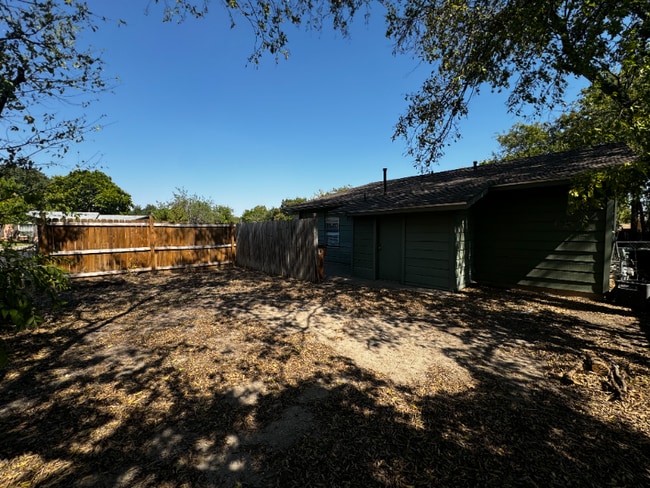 Building Photo - 313 Flournoy Dr