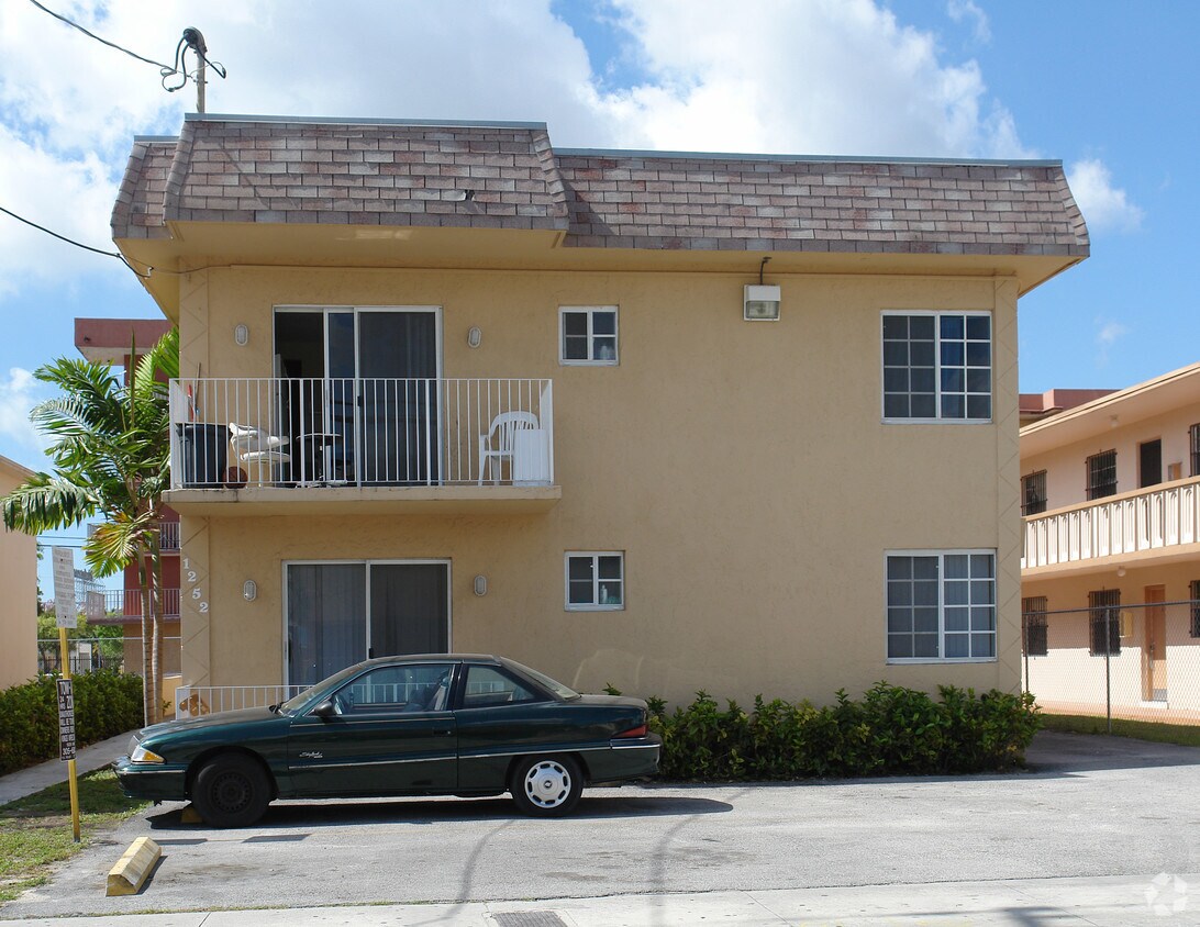Primary Photo - 1252 NW 3rd St