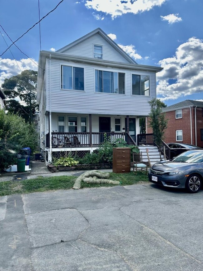 Building Photo - 3 bedroom in Arlington MA 02474