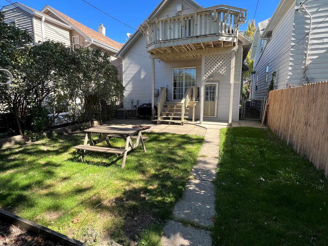 1321 S 73rd St, West Allis, WI 53214 Townhome Rentals in West Allis