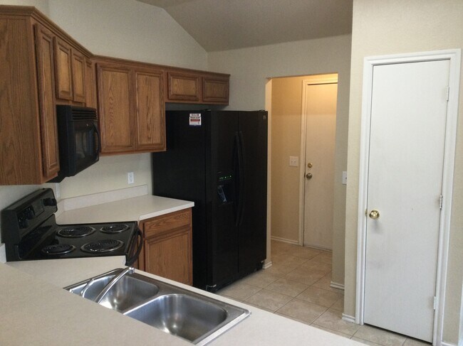 Foto del edificio - 702 Fleming St