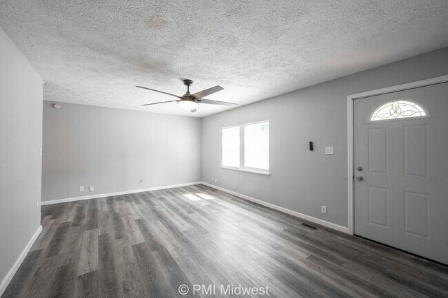 Foto del edificio - "Charming 3-Bed Home on Dubarry Road – Coz...