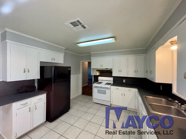 Building Photo - 3 Bedroom 2 Bath Home in Bossier!