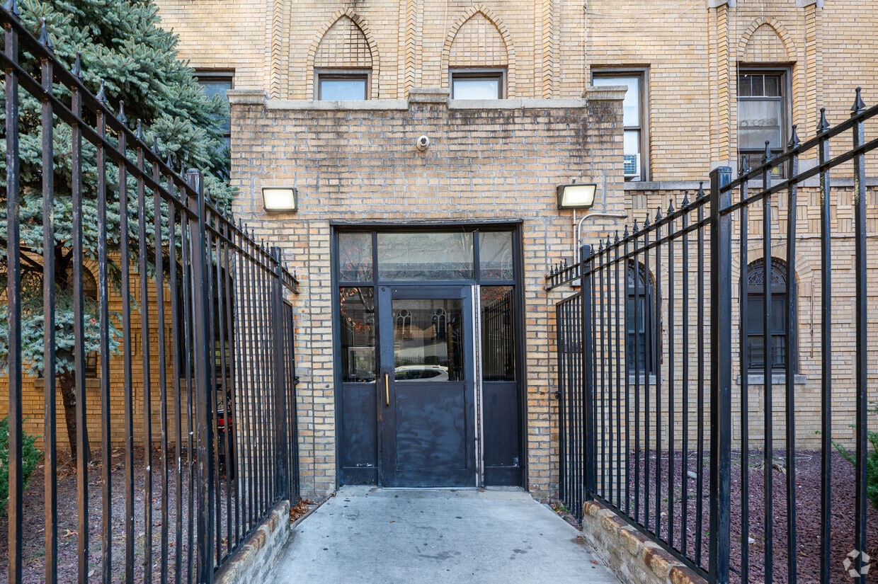 Entrance - Herold Park