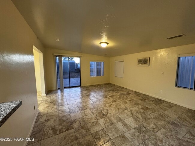 Building Photo - 7800 E Las Palmas Dr