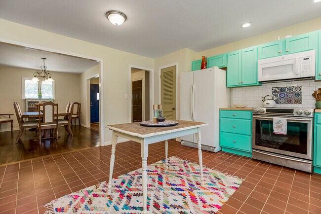 Foto del edificio - 10706 Hillcrest Rd