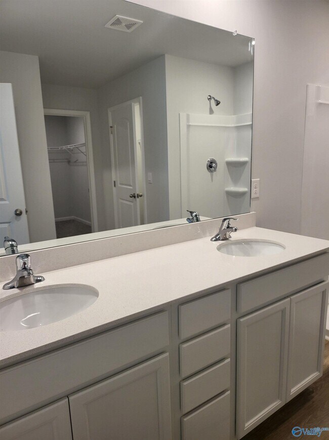 Building Photo - 132 Ozy Dr