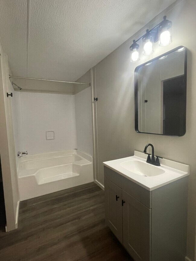 Foto del edificio - 1518 Lee County Rd 270