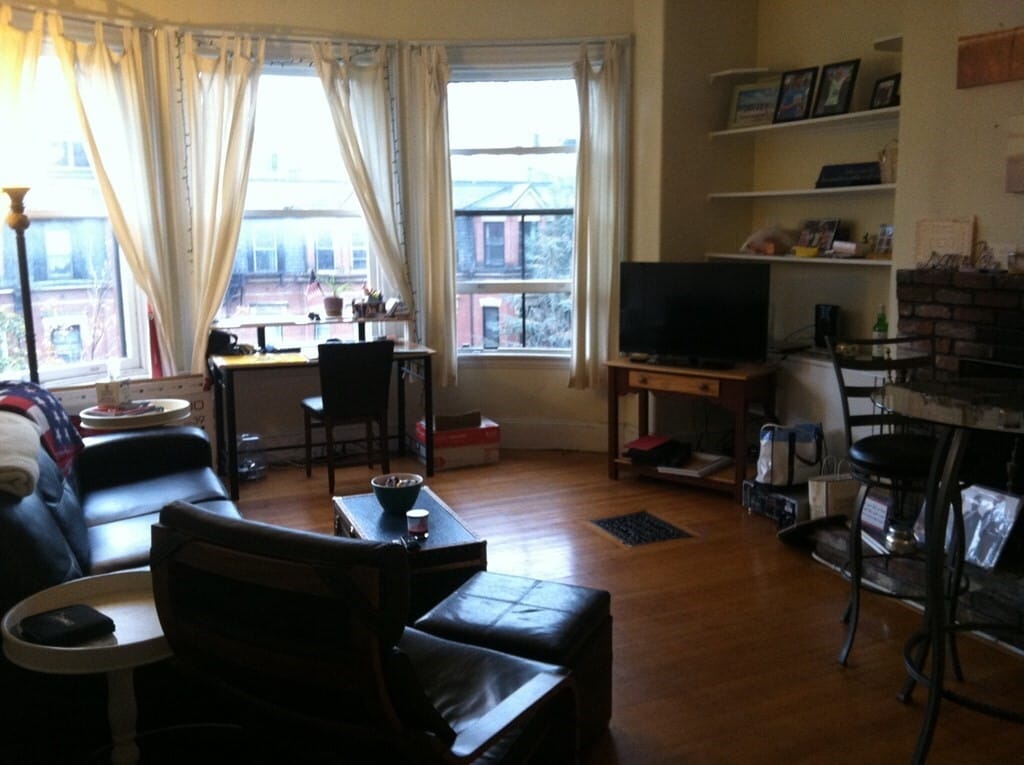 Building Photo - 392 Marlborough St