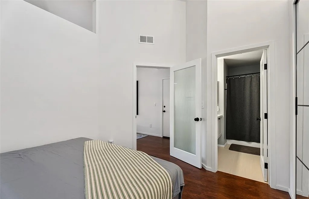 Primary Photo - Upstairs Condo - Remodeled!