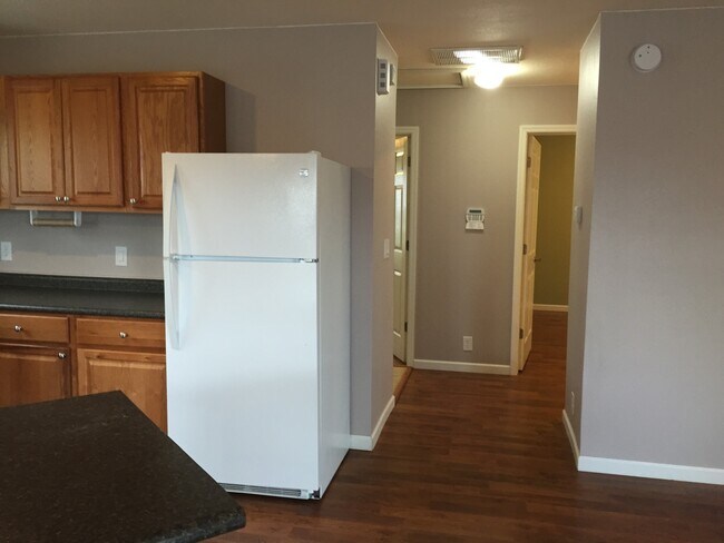 Building Photo - Charming 2-Bedroom Home with Porch & Stora...