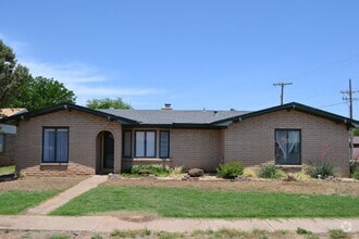 Building Photo - 5702 2nd Pl