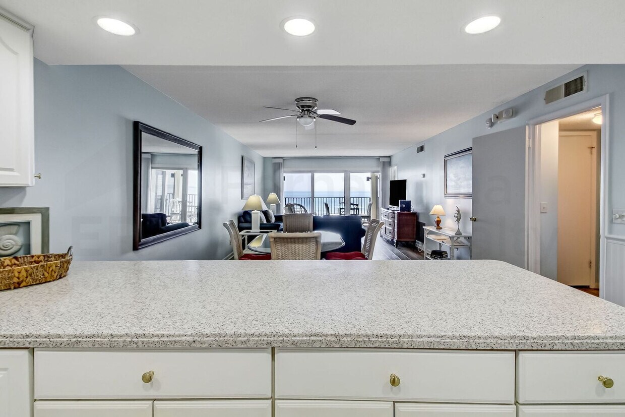 Foto principal - 3350 S Fletcher Ave