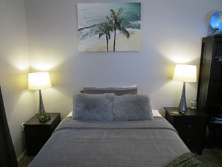 Building Photo - 3830 E Lakewood Pkwy W